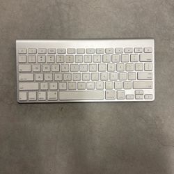 Apple Keyboard 