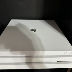 PS4 Pro Glacier White 1TB