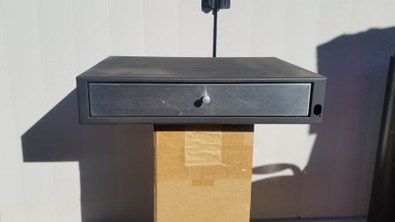 Cash box