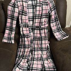 Robe Size S  $5