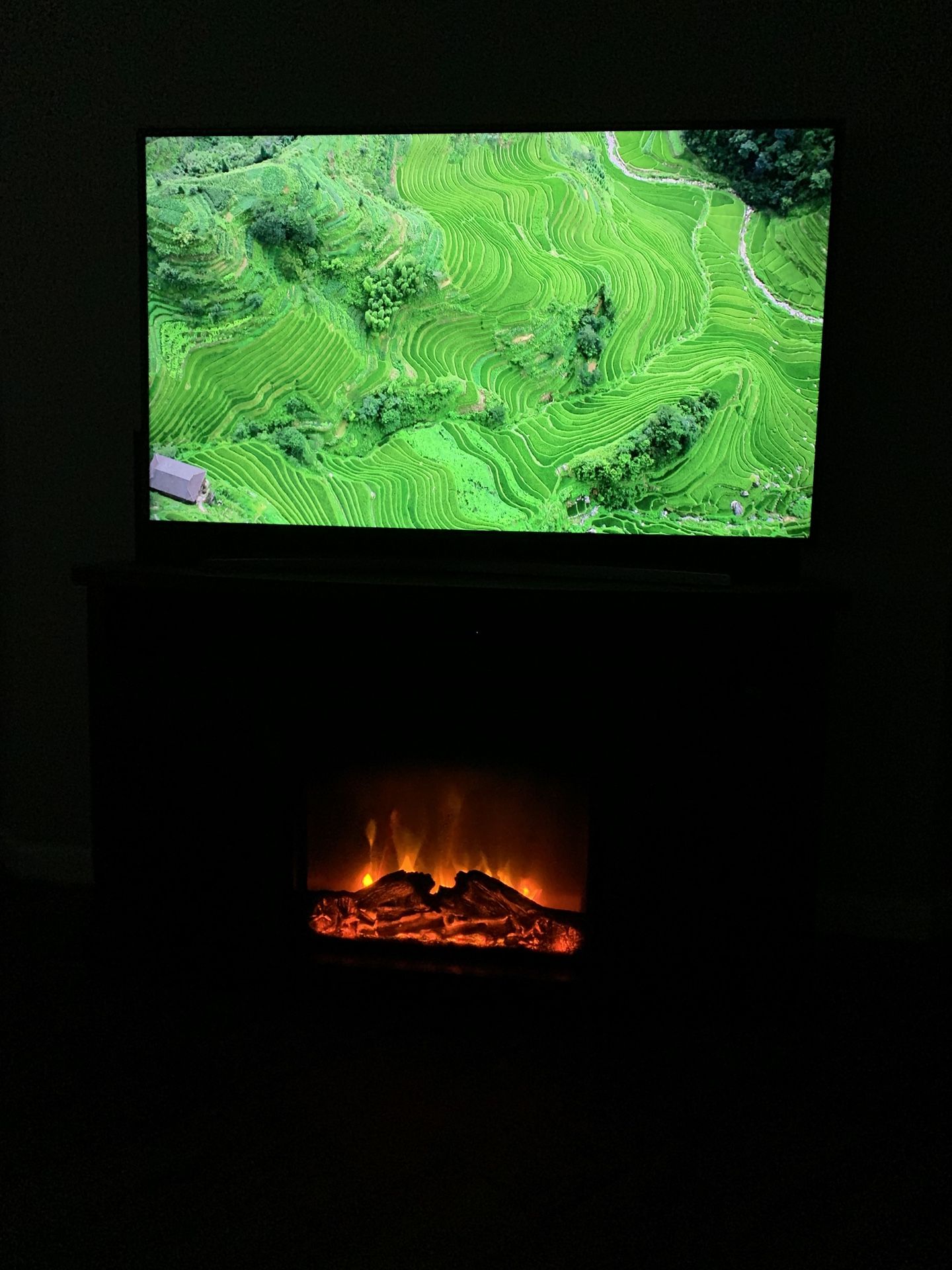 Samsung TV what TV stand fireplace what song bar and Apple TV