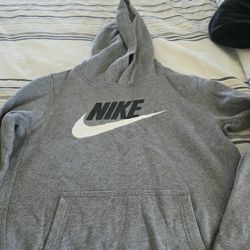 Boys nike hoodies size xl