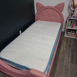 Twin Bed 