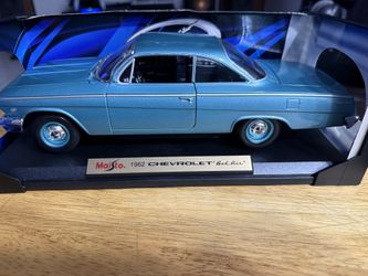 Maisto 1:18 Scale 1962 Chevy Bel Air Diecast Vehicle (Colors May Vary)