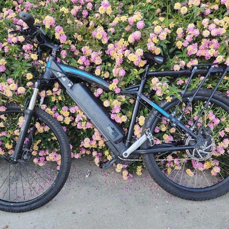 Magnum Peak 27.5 Ebike Electric Bike