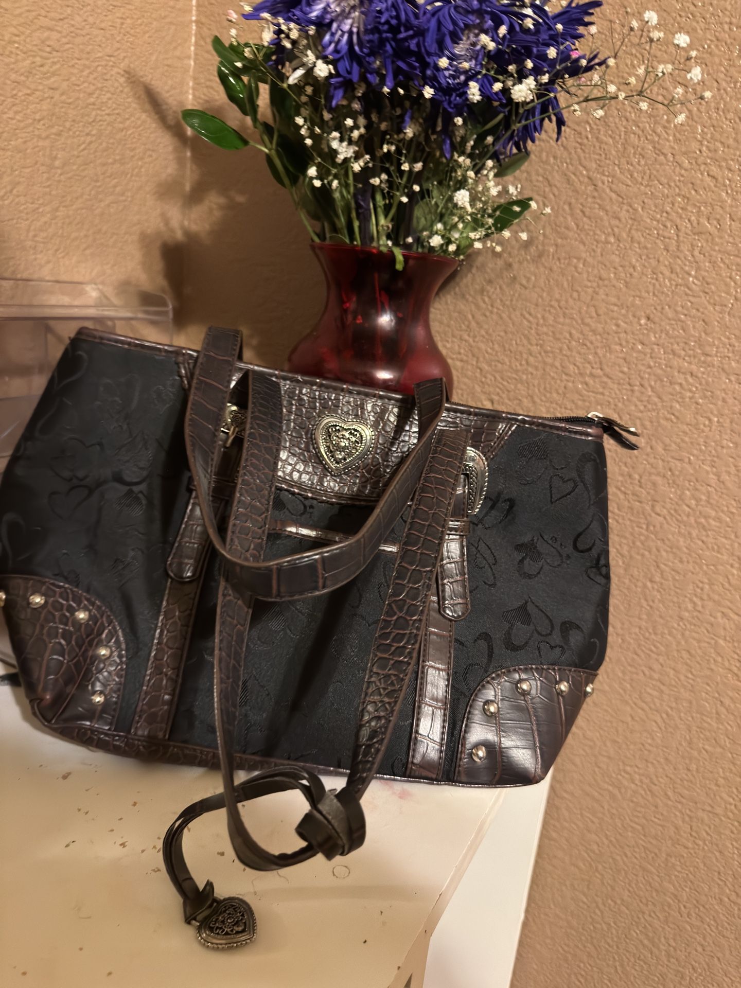 Brighton Black & Brown Patterned Handbag with Heart-Shaped Buckle – Stylish & Chic