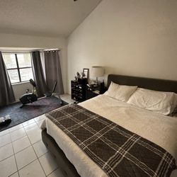 Bedroom Set Bed Nightstands Queen Mattress 