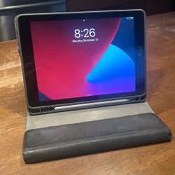 iPad 6th Gen 32GB + Stylus and Case, Excellent Condition