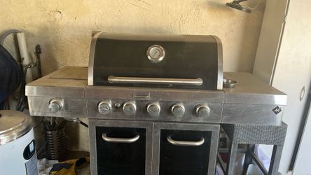 Barbecue pit for 150