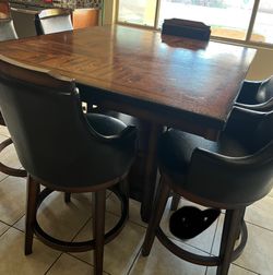 Table 6 chairs