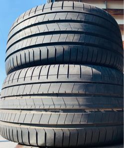 325/35/23 Pirelli PZERO PZ4 325 35 23 Used Tires 325/35R23