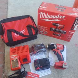 Milwaukee M18 18V Lithium-Ion Brushless Cordless 1/2 in. Compact Drill/Driver Kit with Two 2.0 Ah Ba