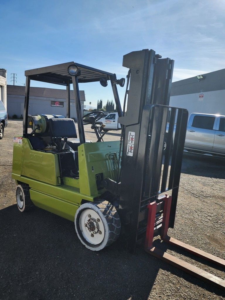Forklift Clark