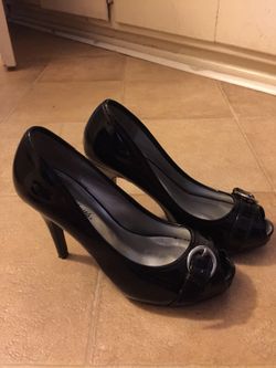 Black high heels 71/2