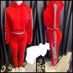 New Women's 2 Piece set Available in Size small and Medium
