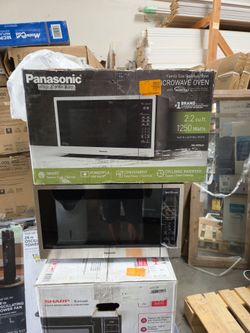 Panasonic 2.2 cu. ft. 1250W Cyclonic Inverter Microwave Oven NN-SN96JS