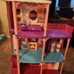 Barbie doll house