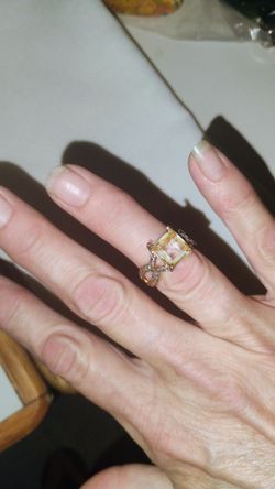 Vintage Split Shank Cocktail Ring Size 7- Princess Cut Pale Stone Non-magnetic