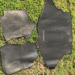 Toyota Venza (up to 2015) OEM all-weather mats/cargo liner