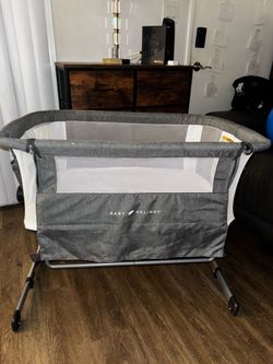 Baby Delight Beside Me Dreamer Bassinet & Bedside Sleeper - Soft Heathered Gray