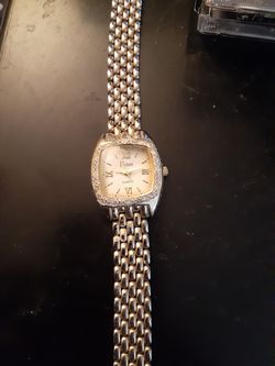 Vivani watch top