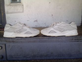 Reeboks hexalite running shoes size 10