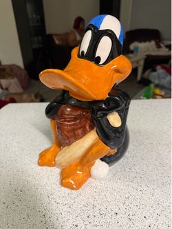 Vintage 1993 Warner Brothers Daffy Duck Playing Baseball Ceramic Cookie Jar