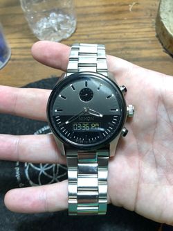 silver and black nixon duo