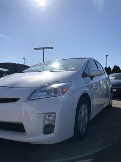 ONE OWNER! 2010 TOYOTA PRIUS IV HATCHBACK 4DOOR