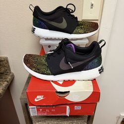 Nike Roshe One #BETRUE sneakers mens 7 womens 8.5