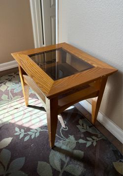 Side table (must pick up)