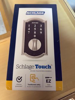 Cerradura electrónica de seguridad Camelot con acabado en níquel satinado, pantalla táctil sin llave y pestillo manual