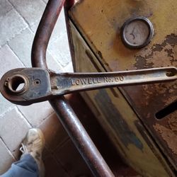 Vintage Lowell 1 1/4" linemans / water connector thru bolt Wratchet