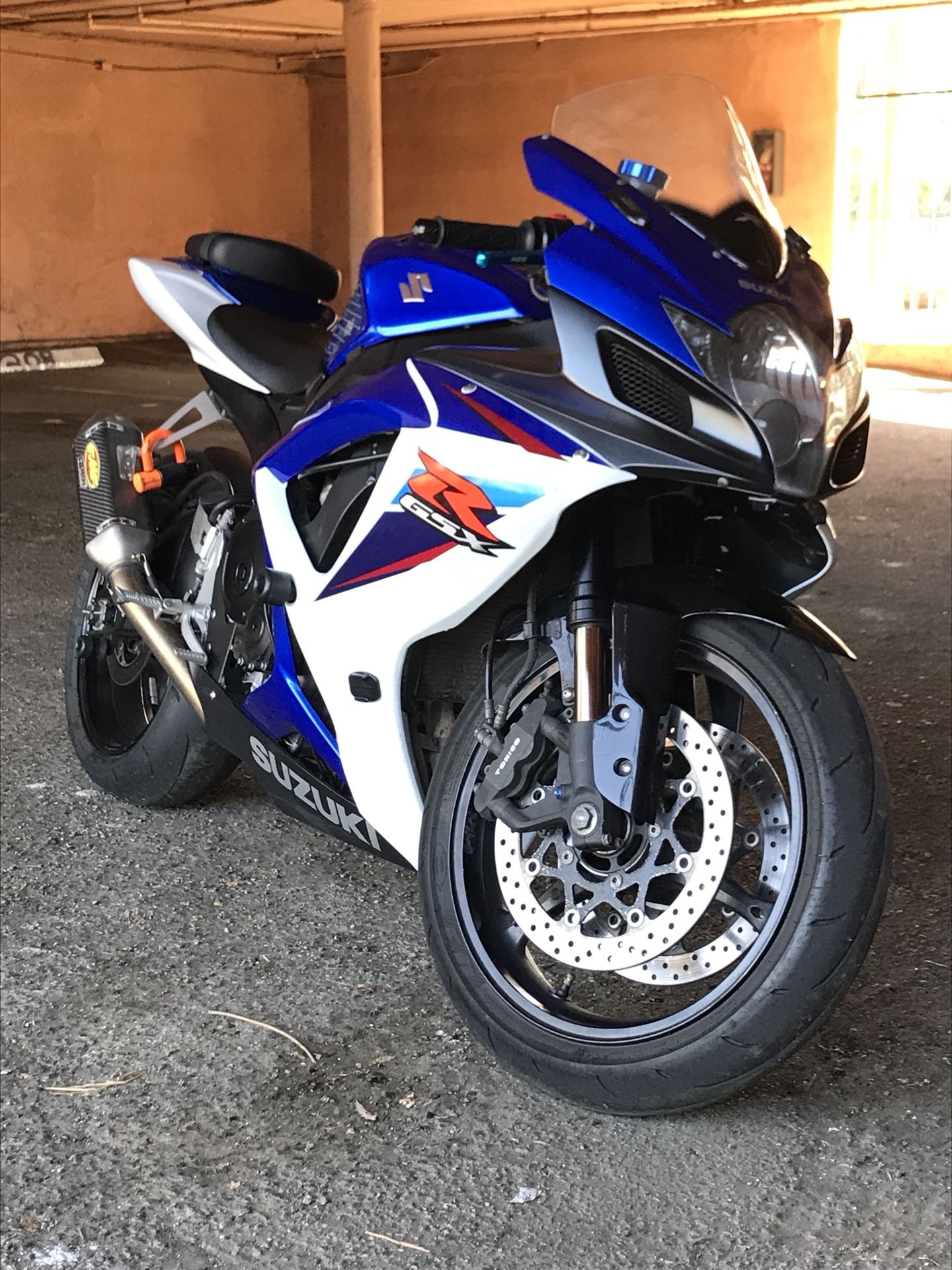 2007 gsxr 750 should be @$5,500 with the full exhaust and upgrades but Kelley blue book says $4,850