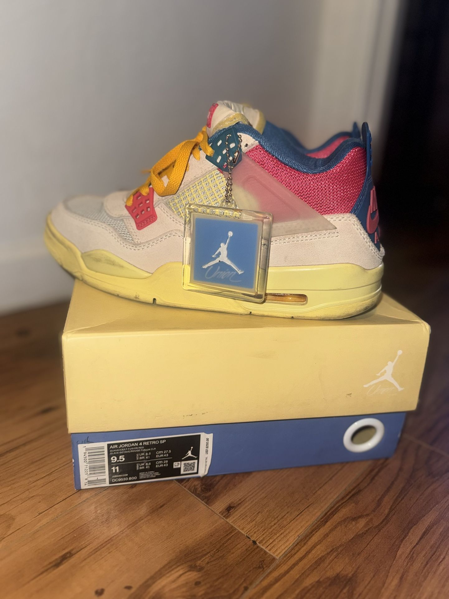 UNION Jordan 4! Size 9.5