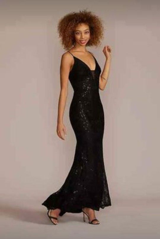 DB STUDIO
illusion deep-v sparkle black lace sheath gown size 12