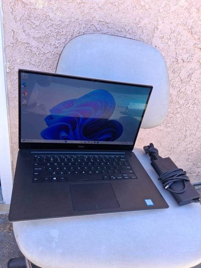 Dell TouchScreen Laptop-Windows 11-512 GB, i7, 16 GB Ram, GTX 1650 - $390