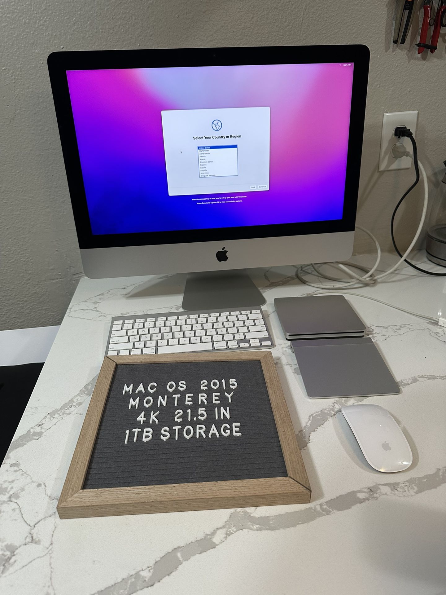 Apple iMac 21.5" All-in-One Desktop Late 2015 Core I5 3.1GHz, 8GB RAM, 1TB MacOS