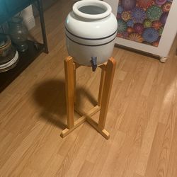 Ceramic Water Dispenser. 