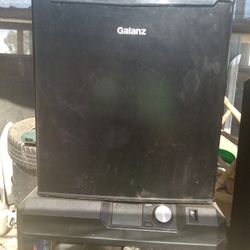 Galanz Mini Fridge