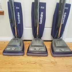 Brand NEW Cond COMMERCIAL SANITARE VACUUM WITH AMAZING POWER SUCTION  , WORKS EXCELLENT  , IN THE BOX 