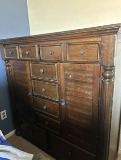 Dresser