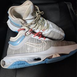 Nike GT Jump 2 "Christmas" Size 9.5 Mens