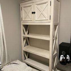 Ashley’s Bookshelf OBO