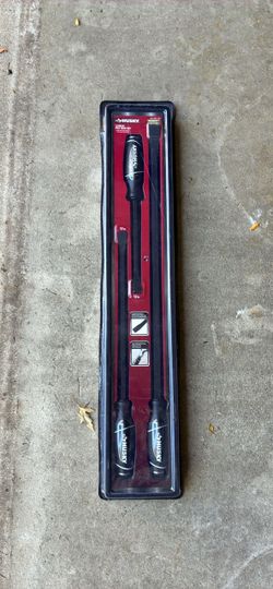 Husky Pry Bar Set of 3 Unopened