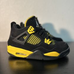 Air Jordan 4 Retro GS 'Thunder