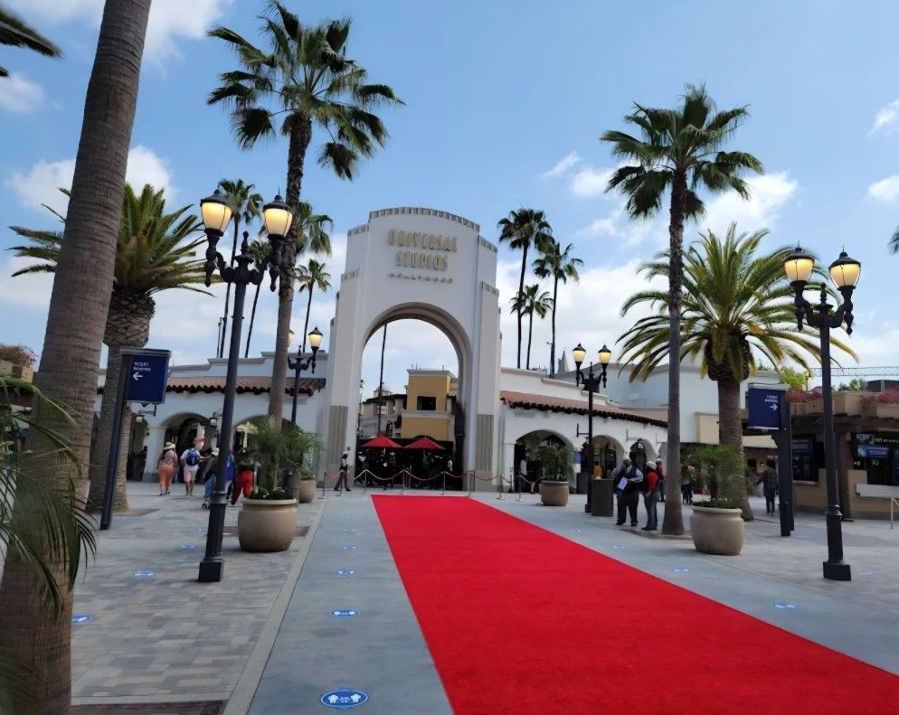 2 Universal Studios Tickets (please read description before messaging me)