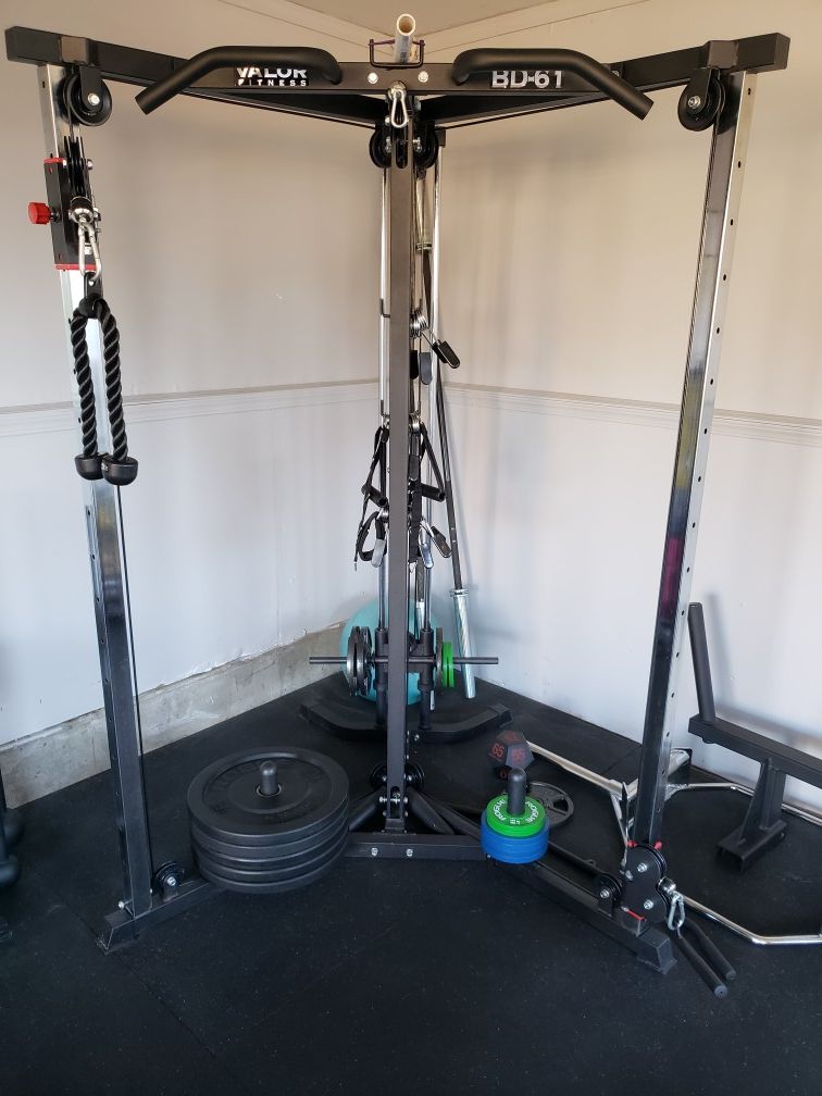 Valor Fitness BD 61 plus 4 x 10lb plates and attachments