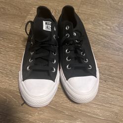 Converse Woman Size 9 Men’s Size 7