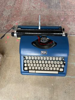 Royal Classic Typewriter